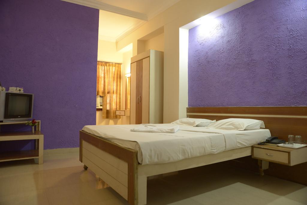 Hotel Sri Sai Krupa Hyderabad Room photo