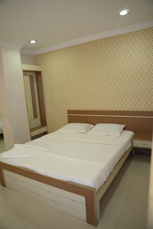 Hotel Sri Sai Krupa Hyderabad Room photo